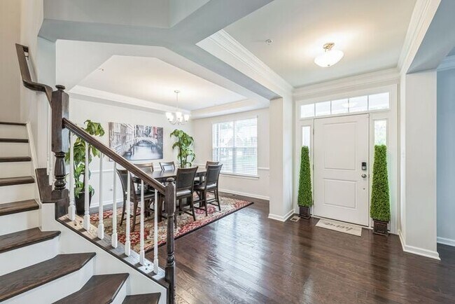 Building Photo - 5808 Savannah Dr