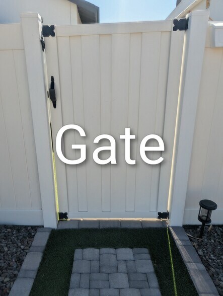 Building Photo - 8879 E Friess Dr