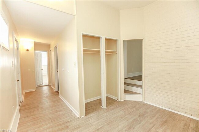 Building Photo - 1465 Kempsville Rd