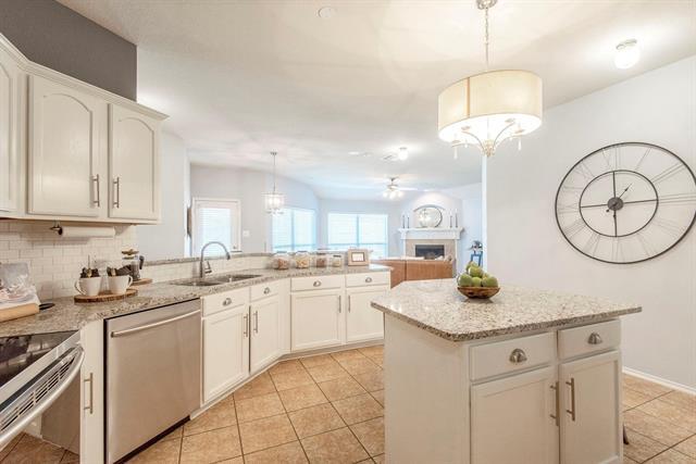 Building Photo - 9728 Hedge Bell Dr