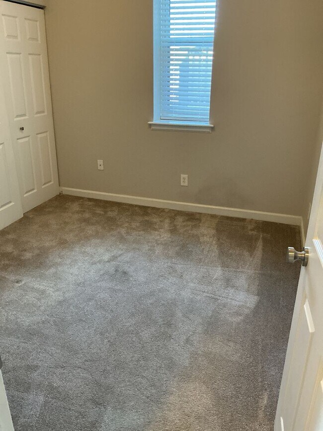 Building Photo - Bright & Updated 2BR with Hardwood Floors + In-Unit Laundry | Shaw / Botanical Area