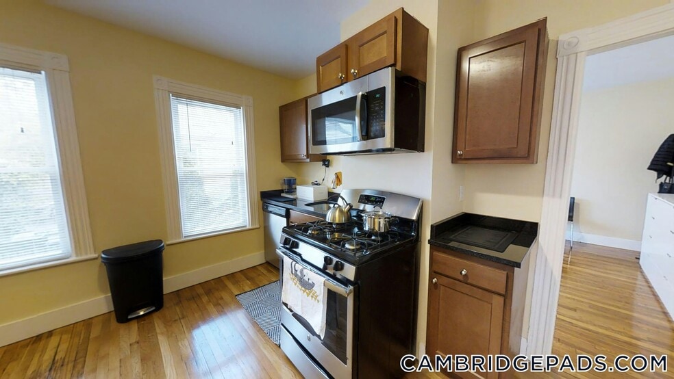 Building Photo - 5-7 Blake St.