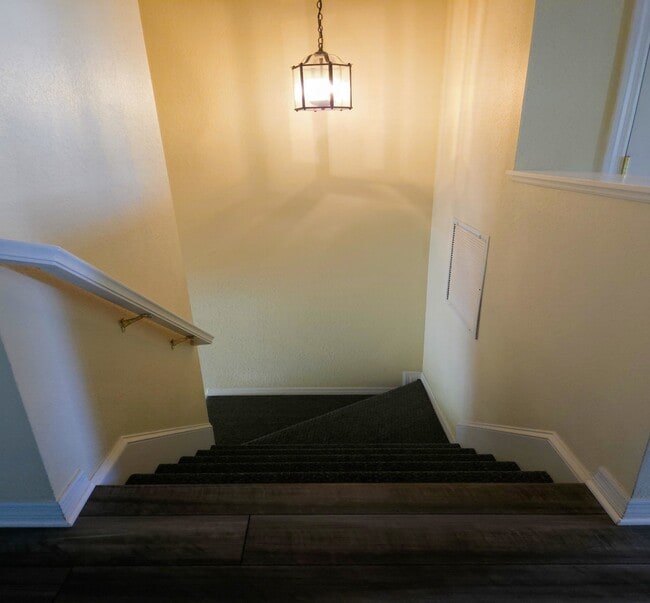 Building Photo - 3409-3410 10 Th Ln W