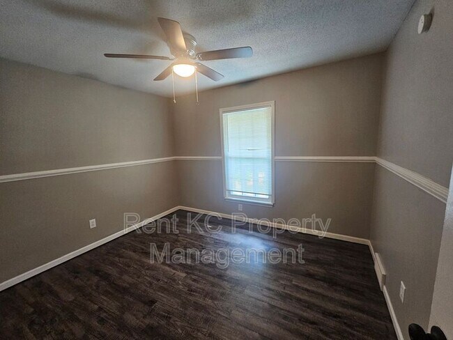 Building Photo - 10013 N Harrison Dr
