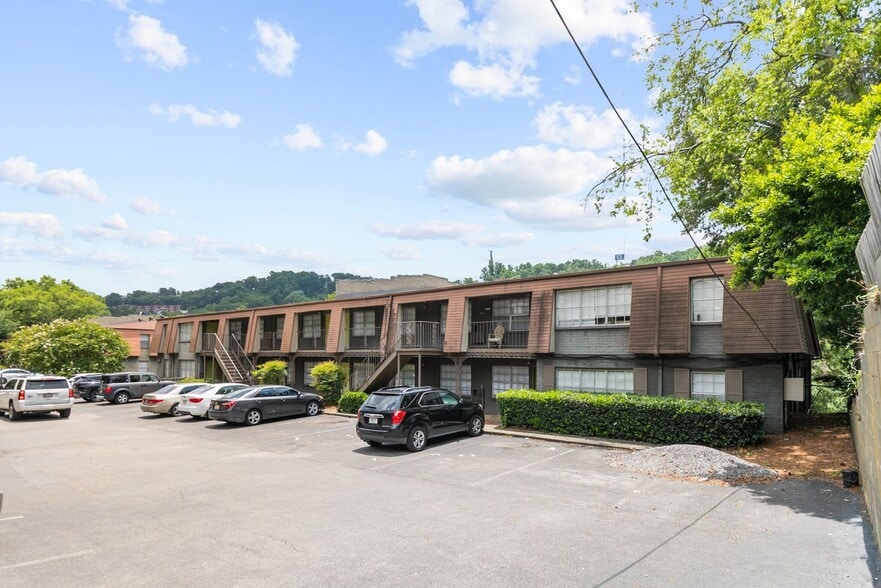 Interior Photo - Element 26