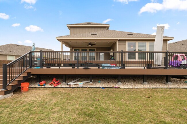 Building Photo - 525 Compania Cove