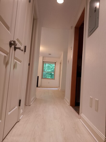 Hallway - 1446 Cliff Ct