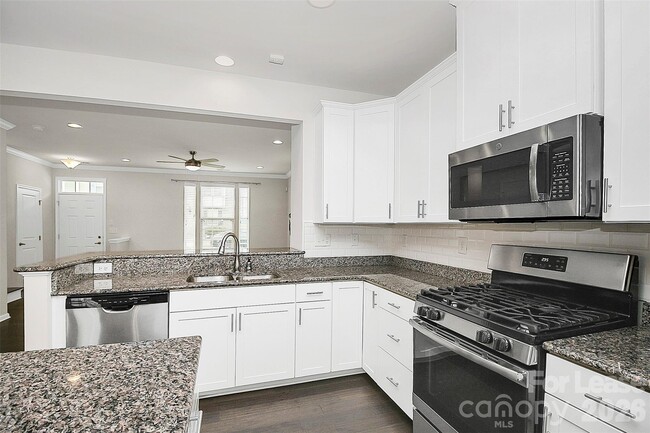 Building Photo - 3043 Potomac River Pkwy