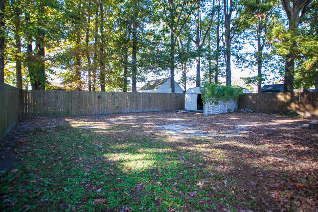 Building Photo - Discover your dream home in Chesapeake!