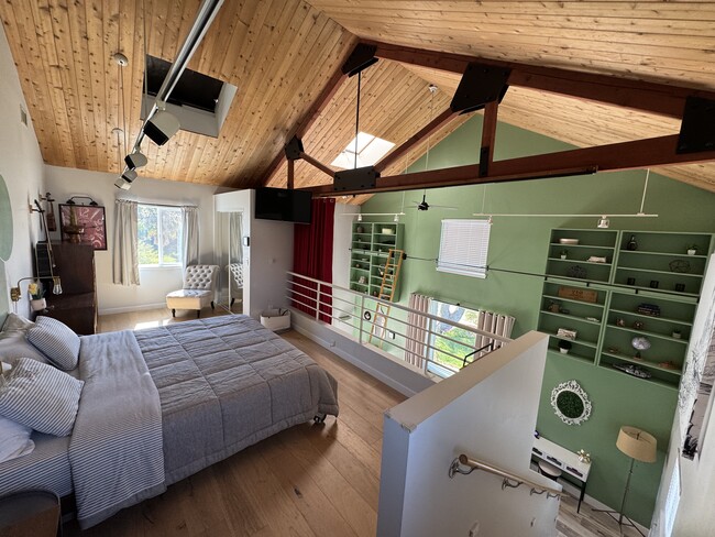 Building Photo - 22120 Rolling Ridge Dr