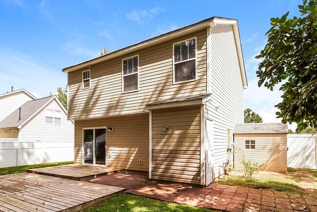 Building Photo - 139 Peterborough Dr