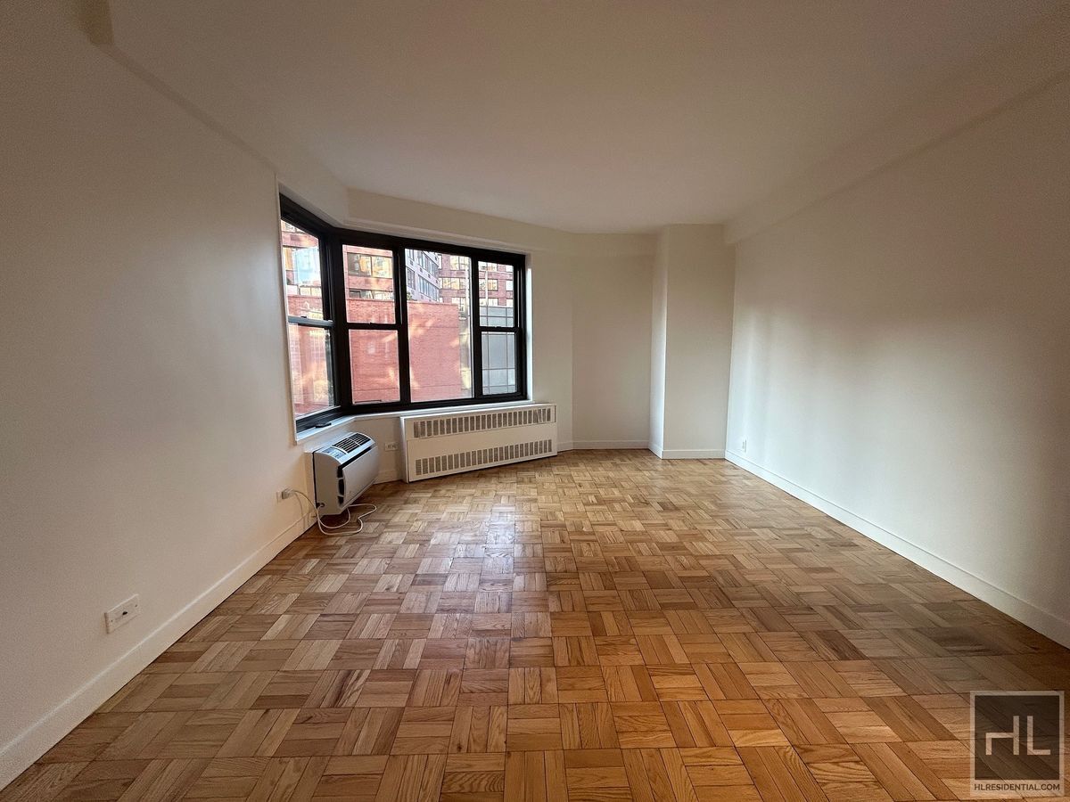 Building Photo - Fourth Avenue