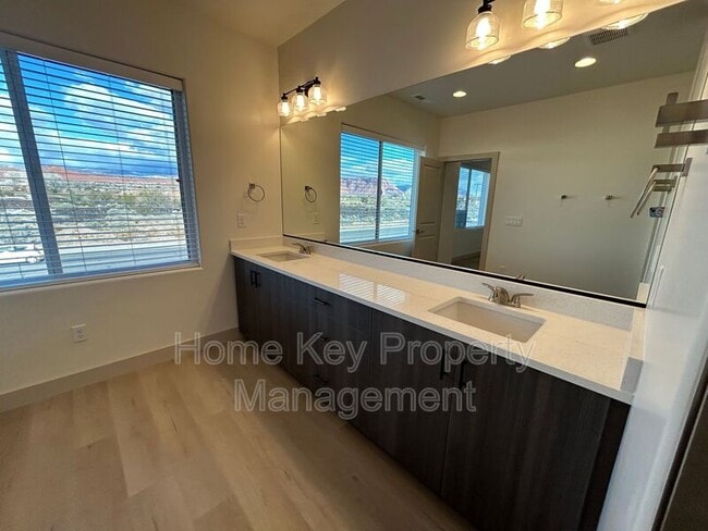 Building Photo - 960 Heritage Dr