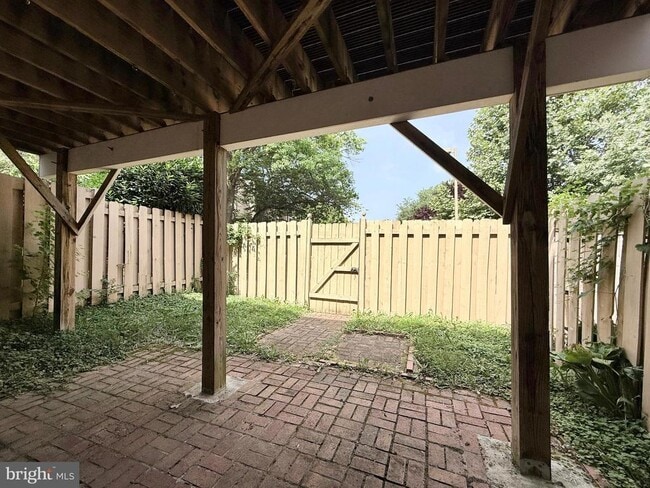 Building Photo - 10240 Arizona Cir