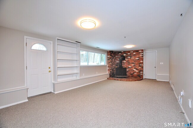 Building Photo - 25 Red Stone Dr