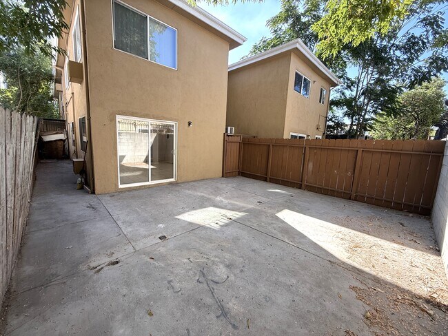 Building Photo - 8435 Willis Ave