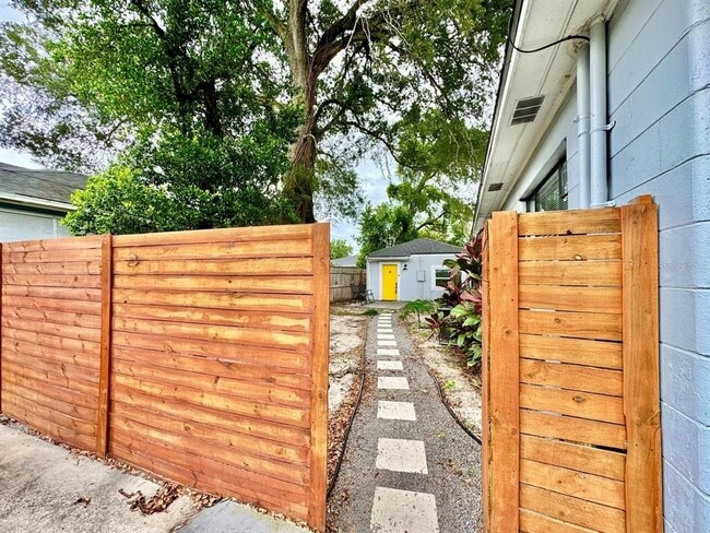 Building Photo - 1803 E Frierson Ave