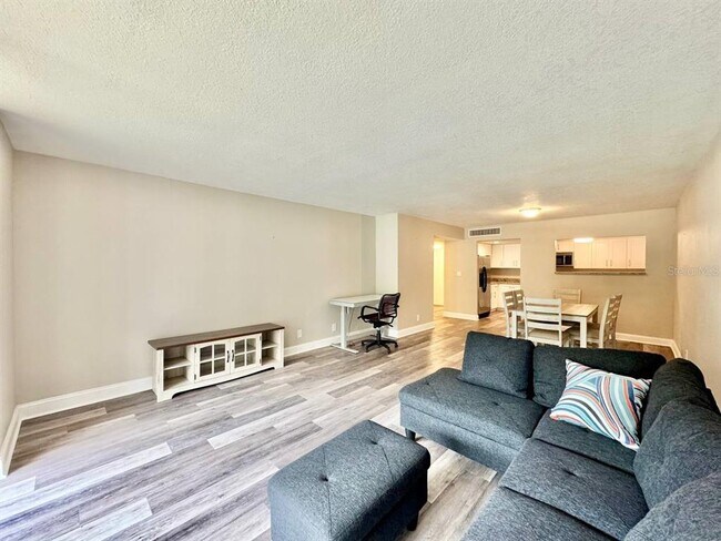 Building Photo - 220 Belleview Blvd