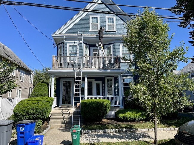 Building Photo - 72 Everett St