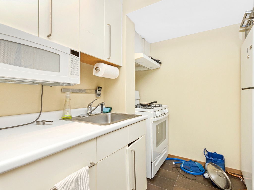 Building Photo - 170 Rawson Rd