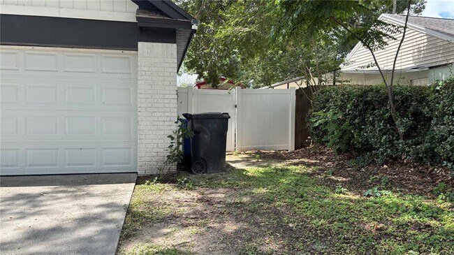 Building Photo - 855 Sunridge Point Dr