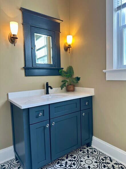 Building Photo - 48 Valley Dr