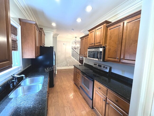 Building Photo - 3BR/3BA For Rent