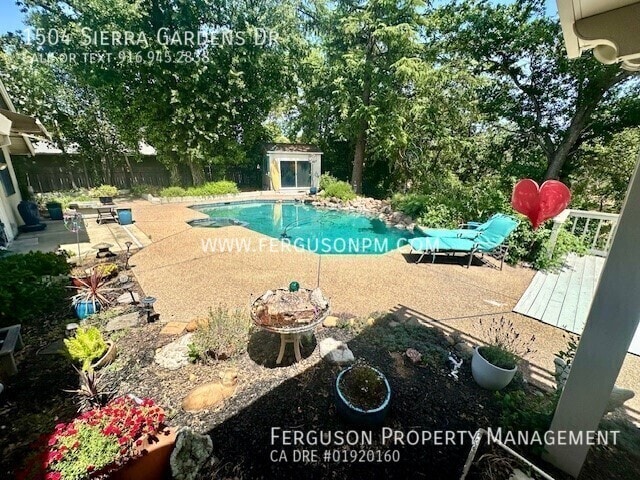 Building Photo - 1504 Sierra Gardens Dr