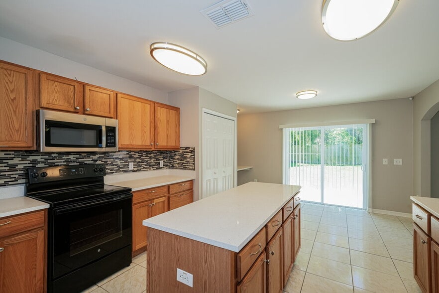 Building Photo - 13809 Gentle Woods Ave