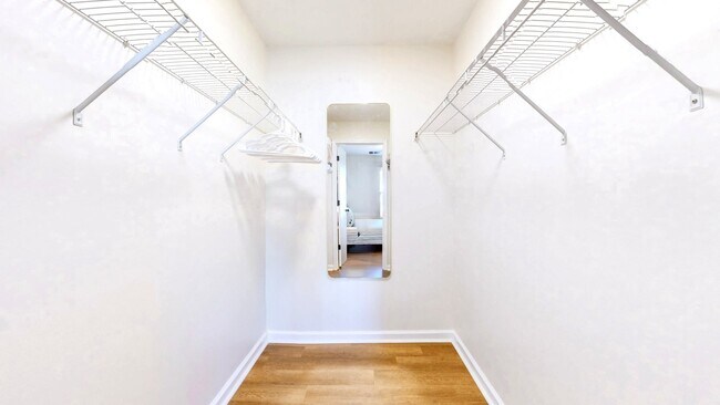 Building Photo - 253 White Oak Rd