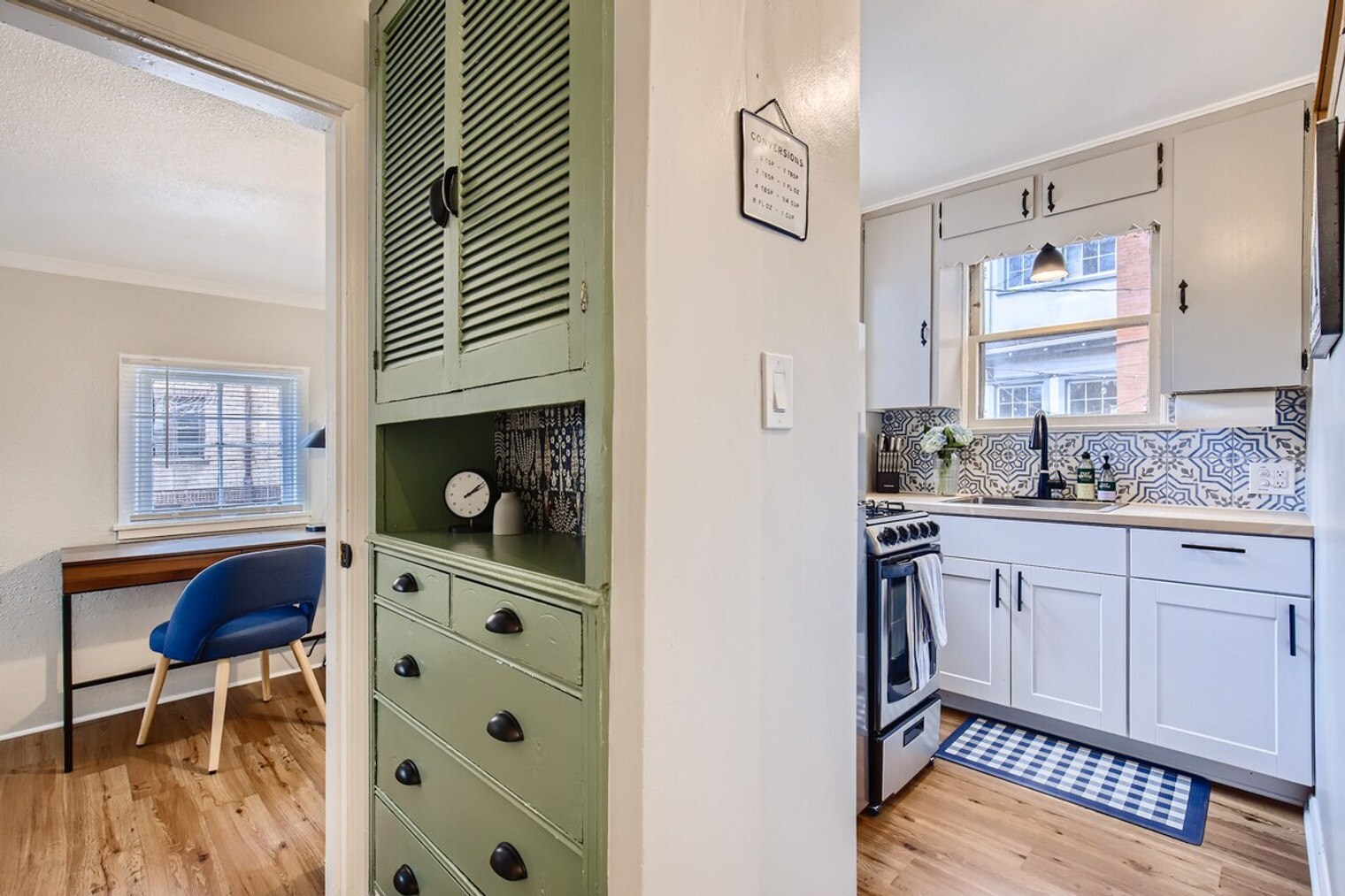 Building Photo - 1073 N Downing St