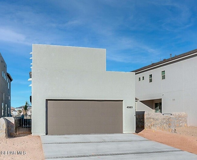 Building Photo - 14717 Pebble Hills Blvd