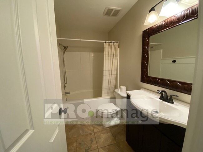 Building Photo - 1743 Deer Valley Dr