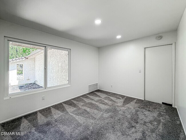 Building Photo - 3761 Patrick Henry Pl