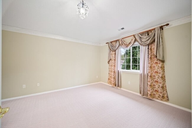 Building Photo - 16044 SE Flavel Dr