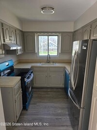 Building Photo - 1775 Richmond Ave