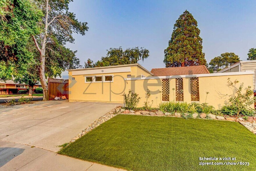 Primary Photo - 2259 Goldcrest Cir