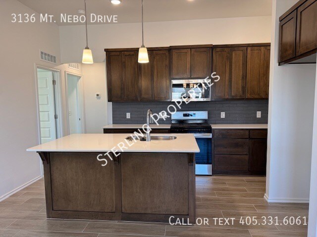 Building Photo - 3136 Mt Nebo Dr