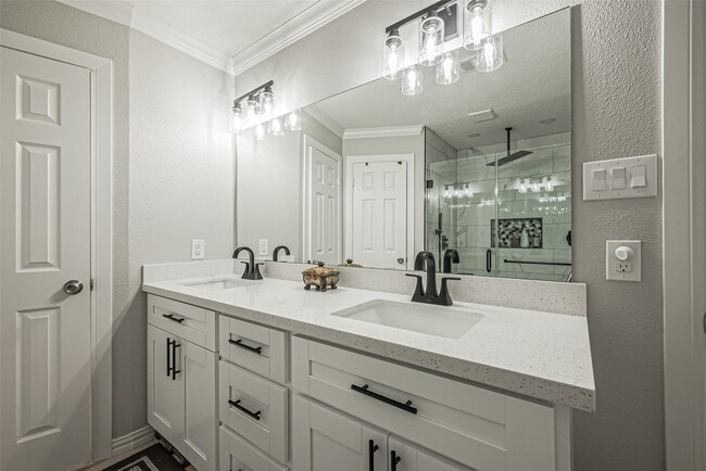 Building Photo - 15211 Camino Del Sol Dr