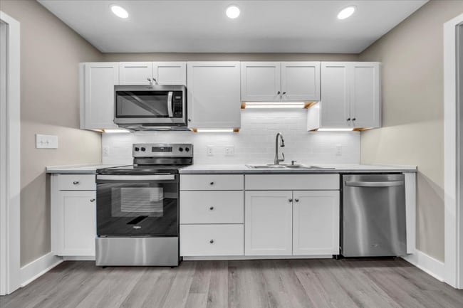 Building Photo - 2637 Coachman Cir