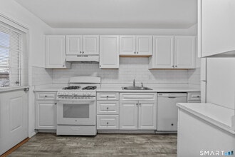 Building Photo - 27 Hamilton Ct