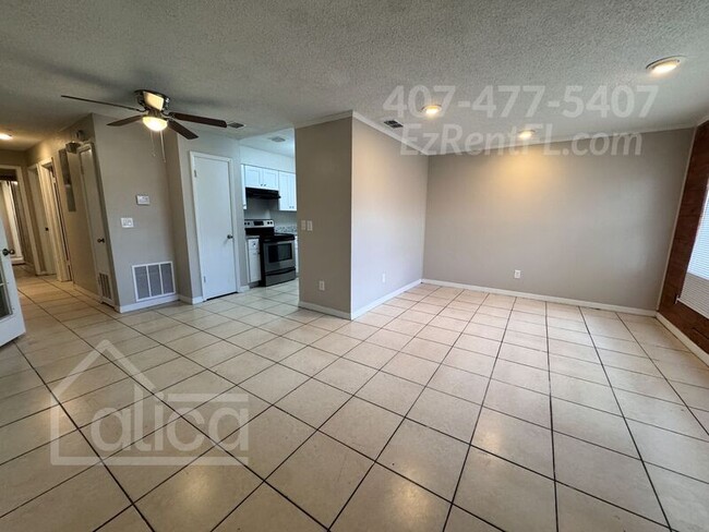 Building Photo - 906 S Holly Ave