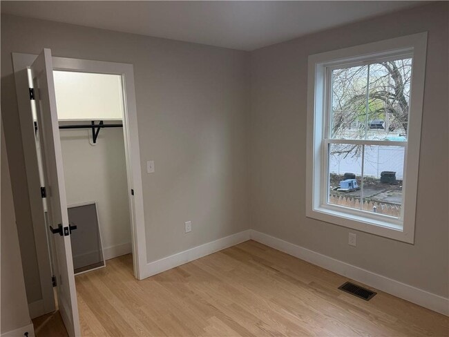 Building Photo - 44 Puritan St