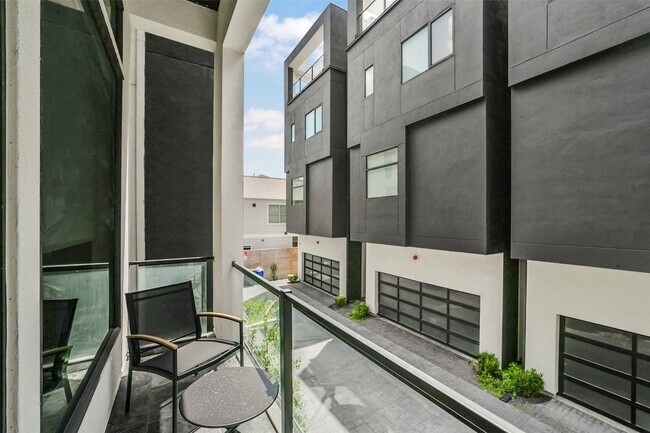 Building Photo - 1520 Malone St