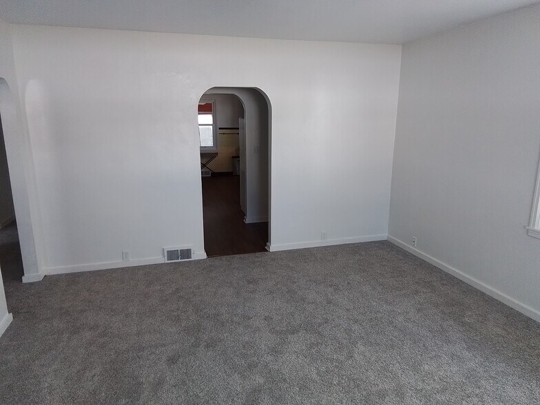 Primary Photo - 1205 Morrissey Dr