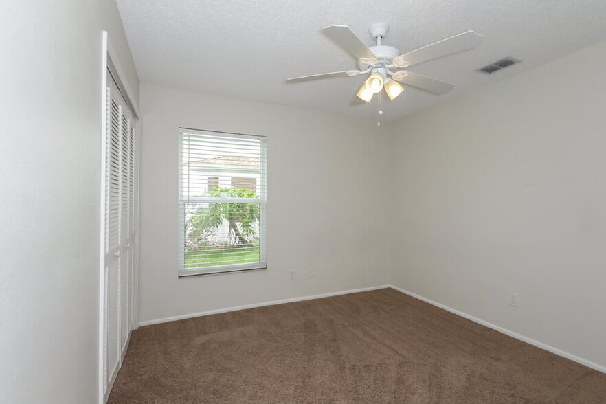 Building Photo - 4814 11th Ave Cir E
