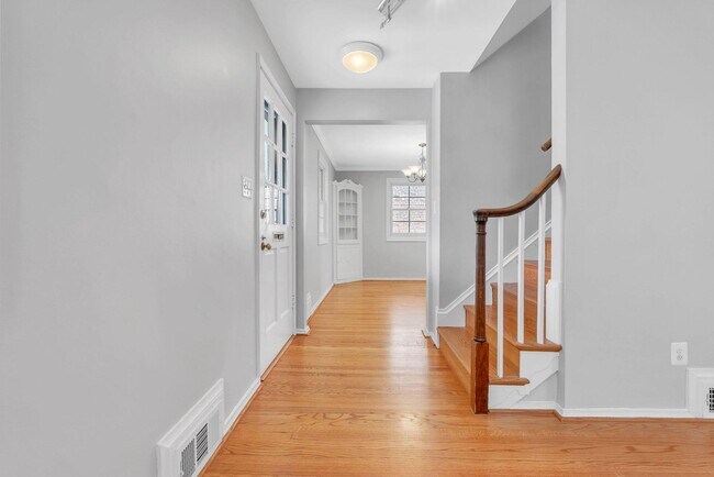 Building Photo - 4306 Alton Pl NW