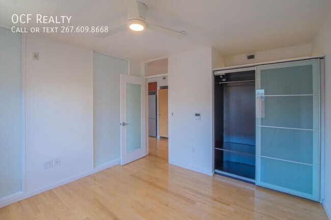 Building Photo - 152 W Laurel St