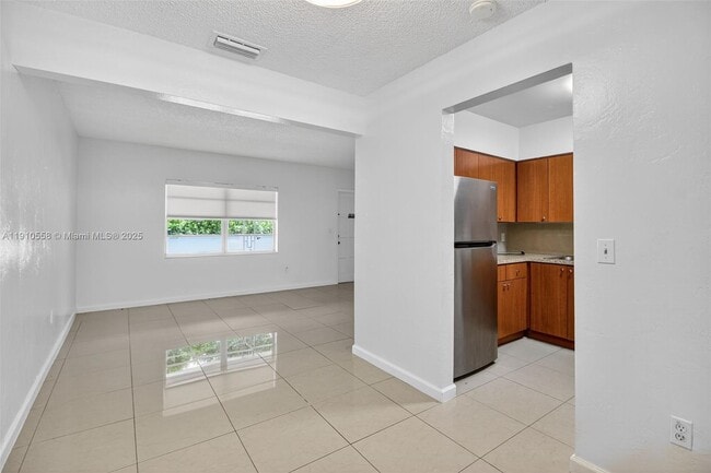 Building Photo - 2744 SW 23rd Terrace