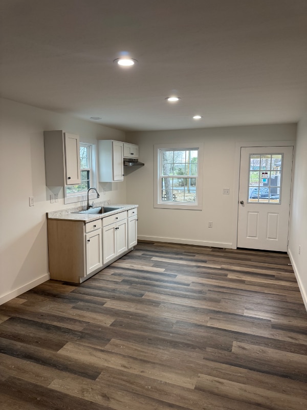 Building Photo - 213 Bloom Dr